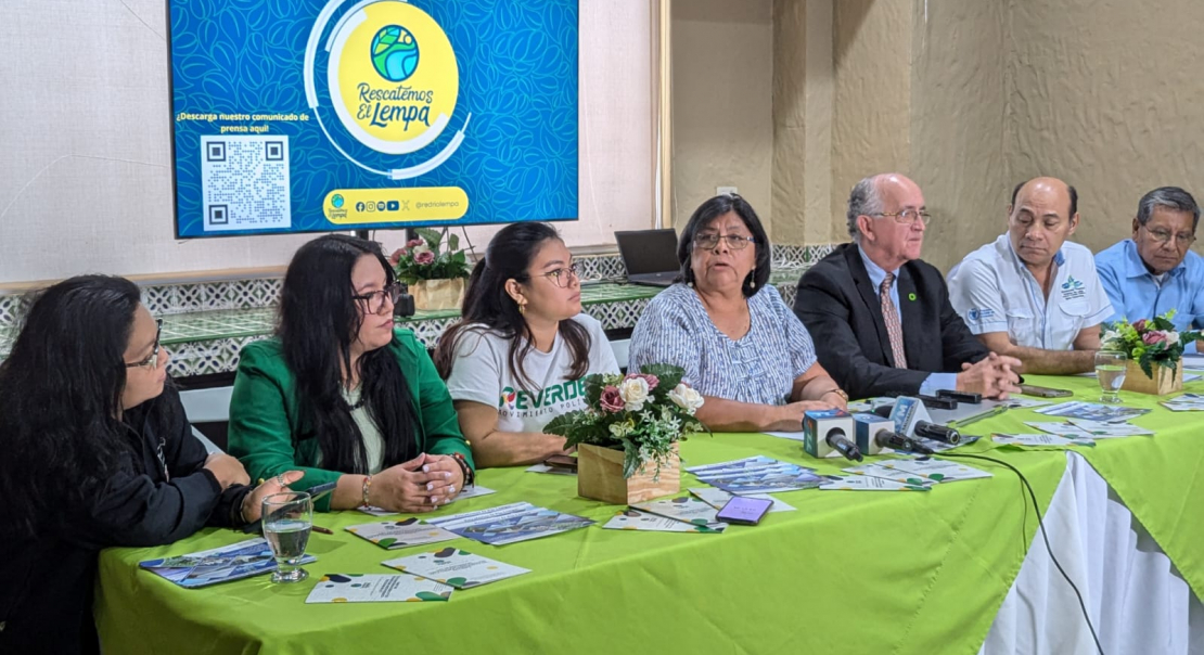 The Tri-national Network for the Rescue of the Lempa River held a press conference in Cebollines, El Salvador.